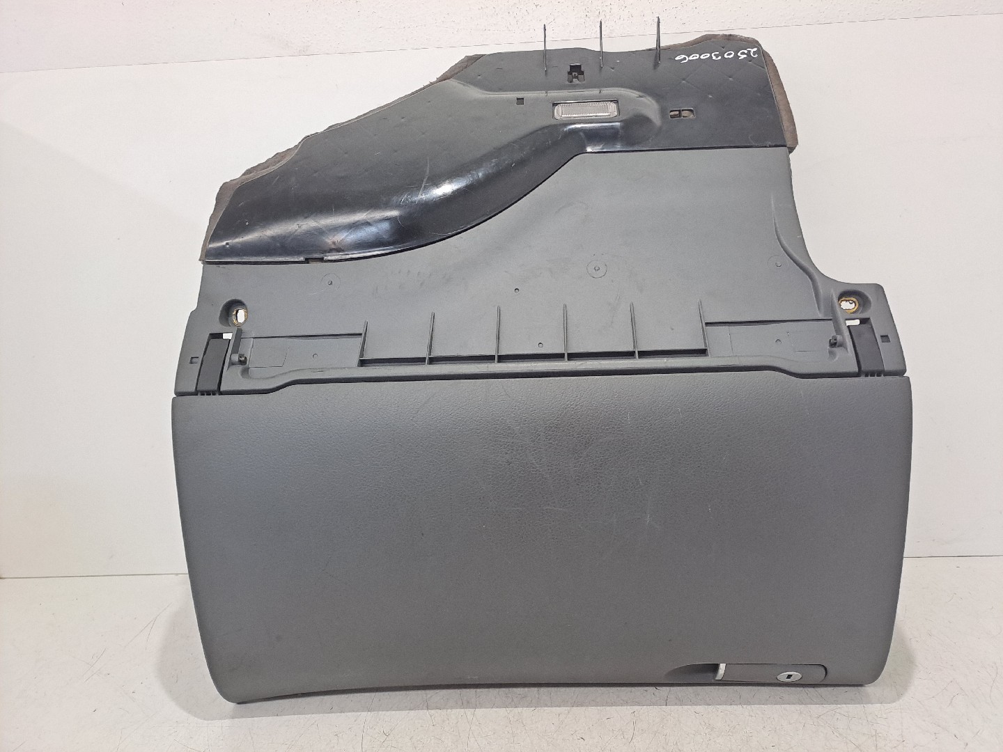 Glove Box SEAT EXEO (3R2) | 08 - 13