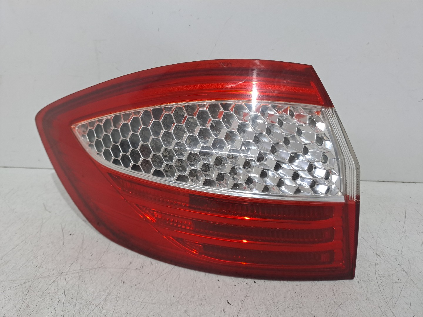 Farolim esquerdo FORD MONDEO IV Turnier (BA7) | 07 - 15