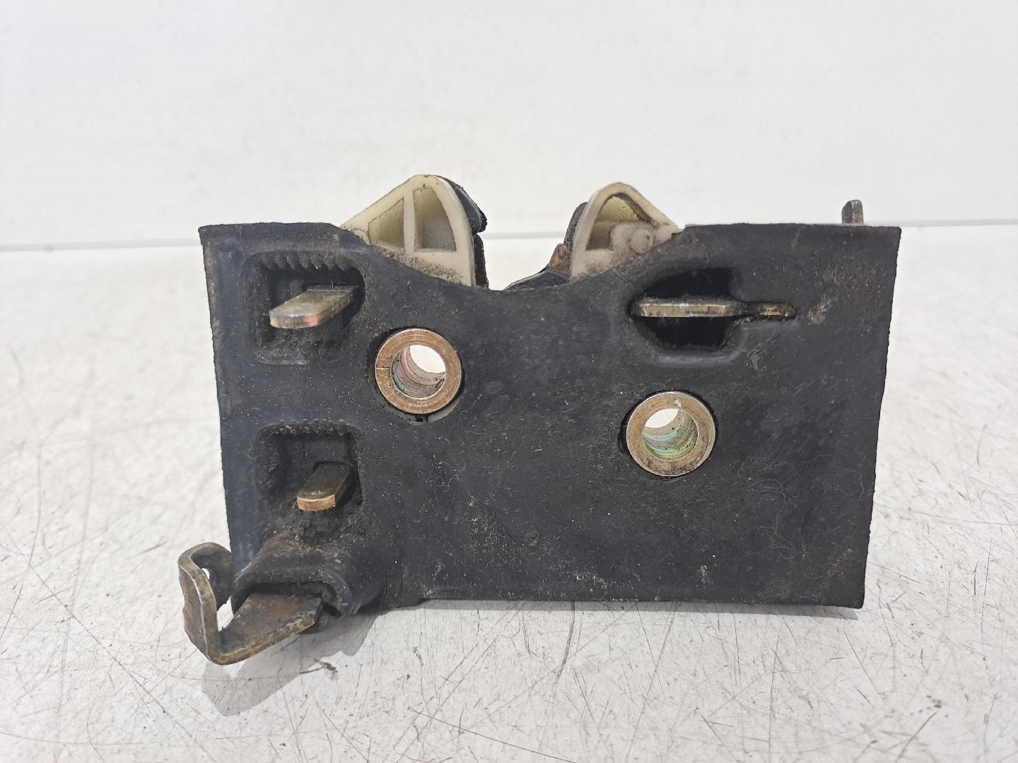 Fechadura trás direita AUDI 80 (89, 89Q, 8A, B3) | 86 - 91