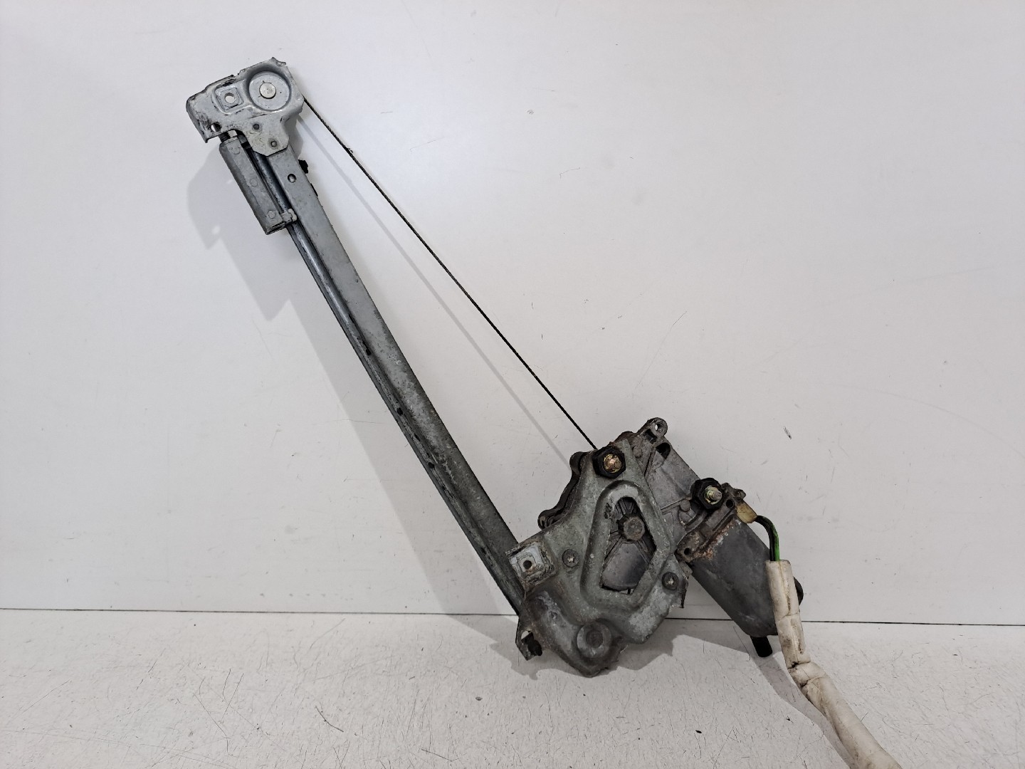 Elevador vidro trás esquerdo AUDI 80 (89, 89Q, 8A, B3) | 86 - 91