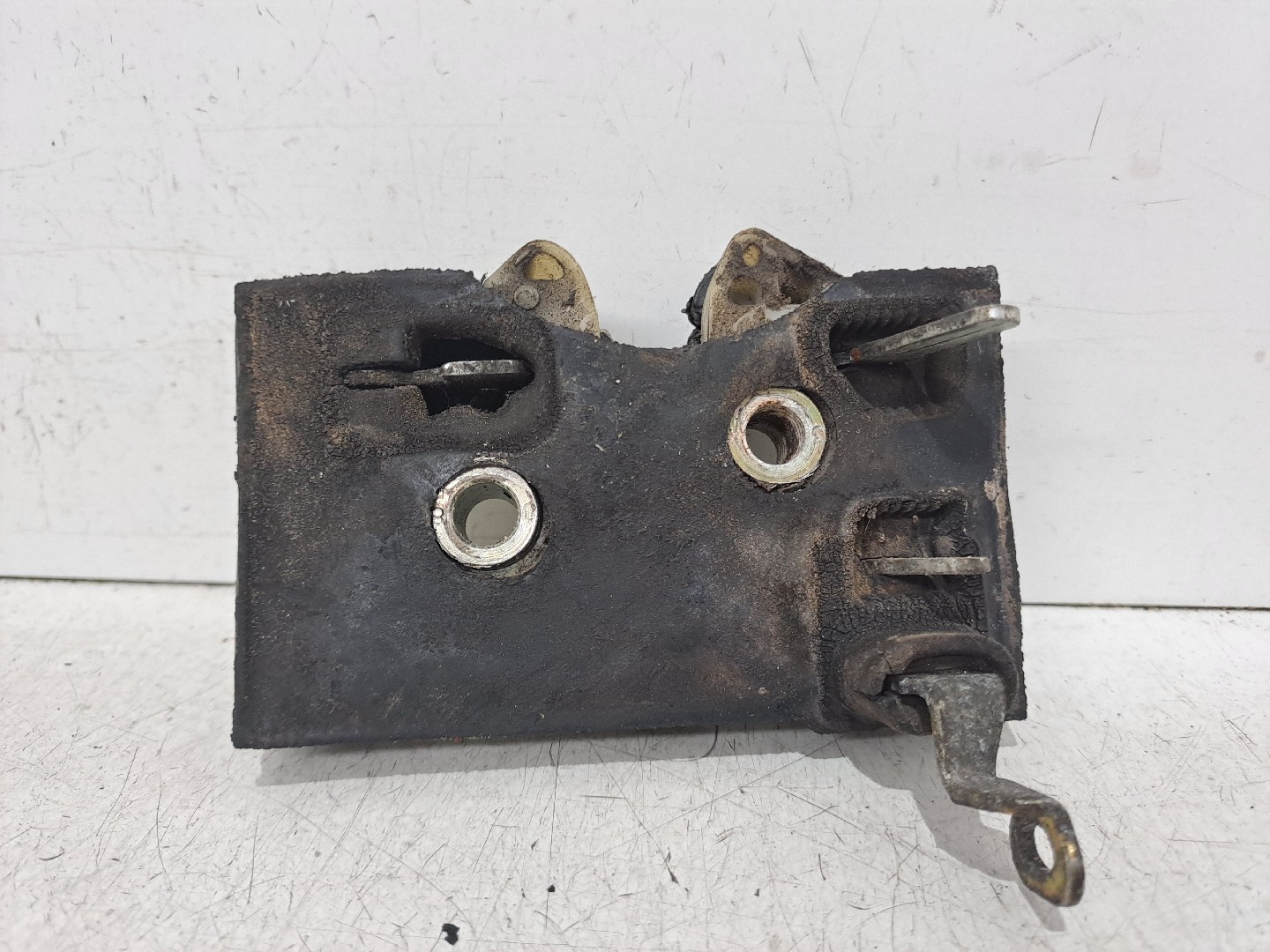 Fechadura frente esquerda AUDI 80 (89, 89Q, 8A, B3) | 86 - 91