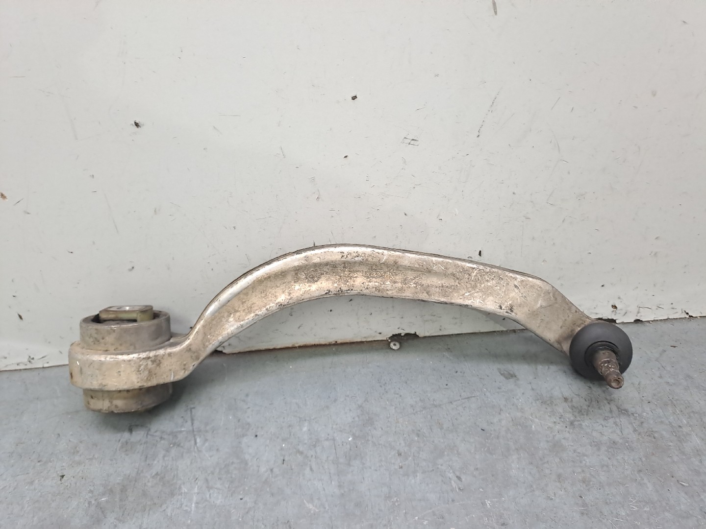 Right Front Suspension Arm AUDI A4 (8D2, B5) | 94 - 01