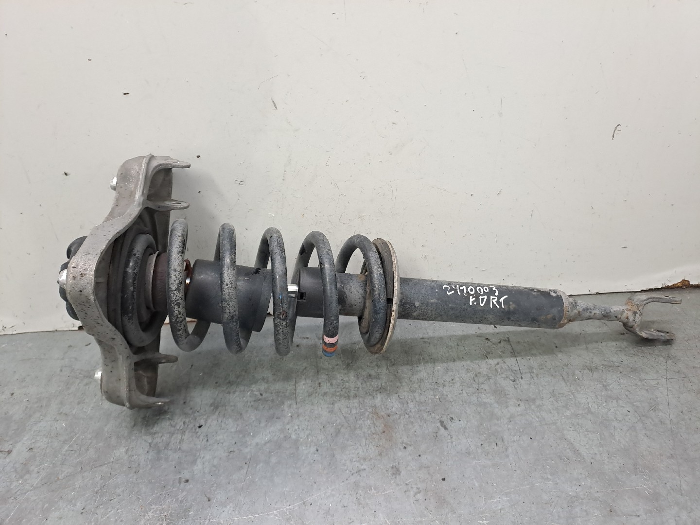 Right Front Shock Absorber AUDI A4 (8E2, B6) | 00 - 05