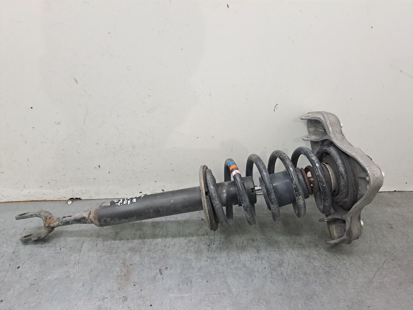 Left Front Shock Absorber AUDI A4 (8E2, B6) | 00 - 05