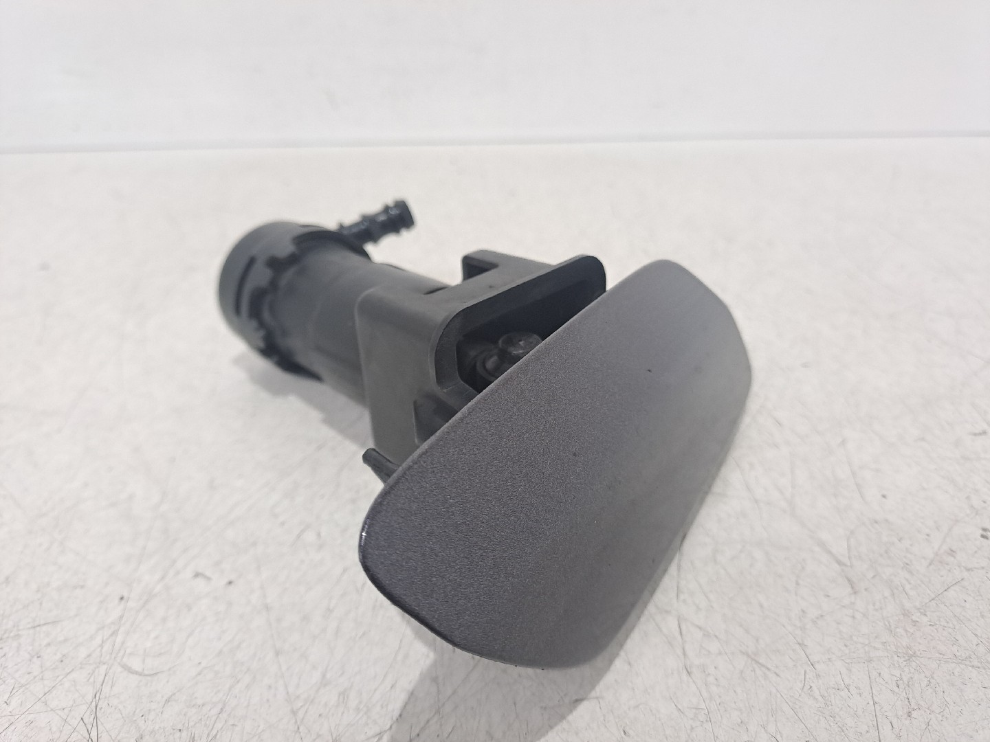 Headlight washer cylinder right AUDI A6 Avant (4F5, C6) | 04 - 11