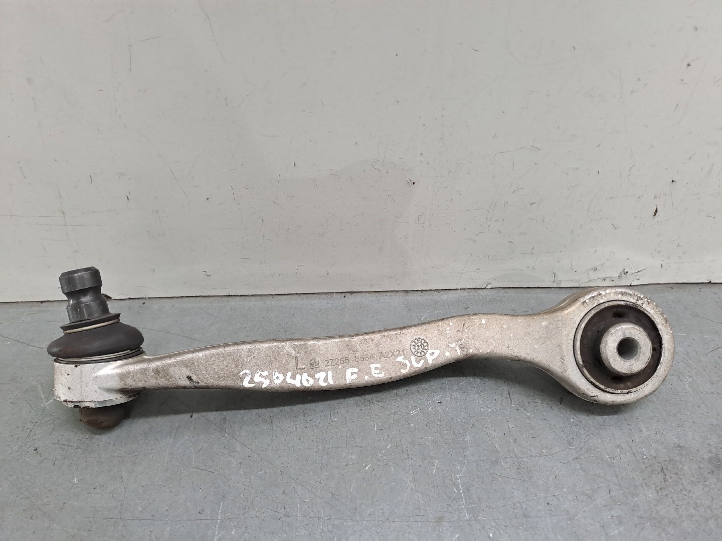 Braço suspensão frente esquerdo AUDI A6 Avant (4F5, C6) | 04 - 11