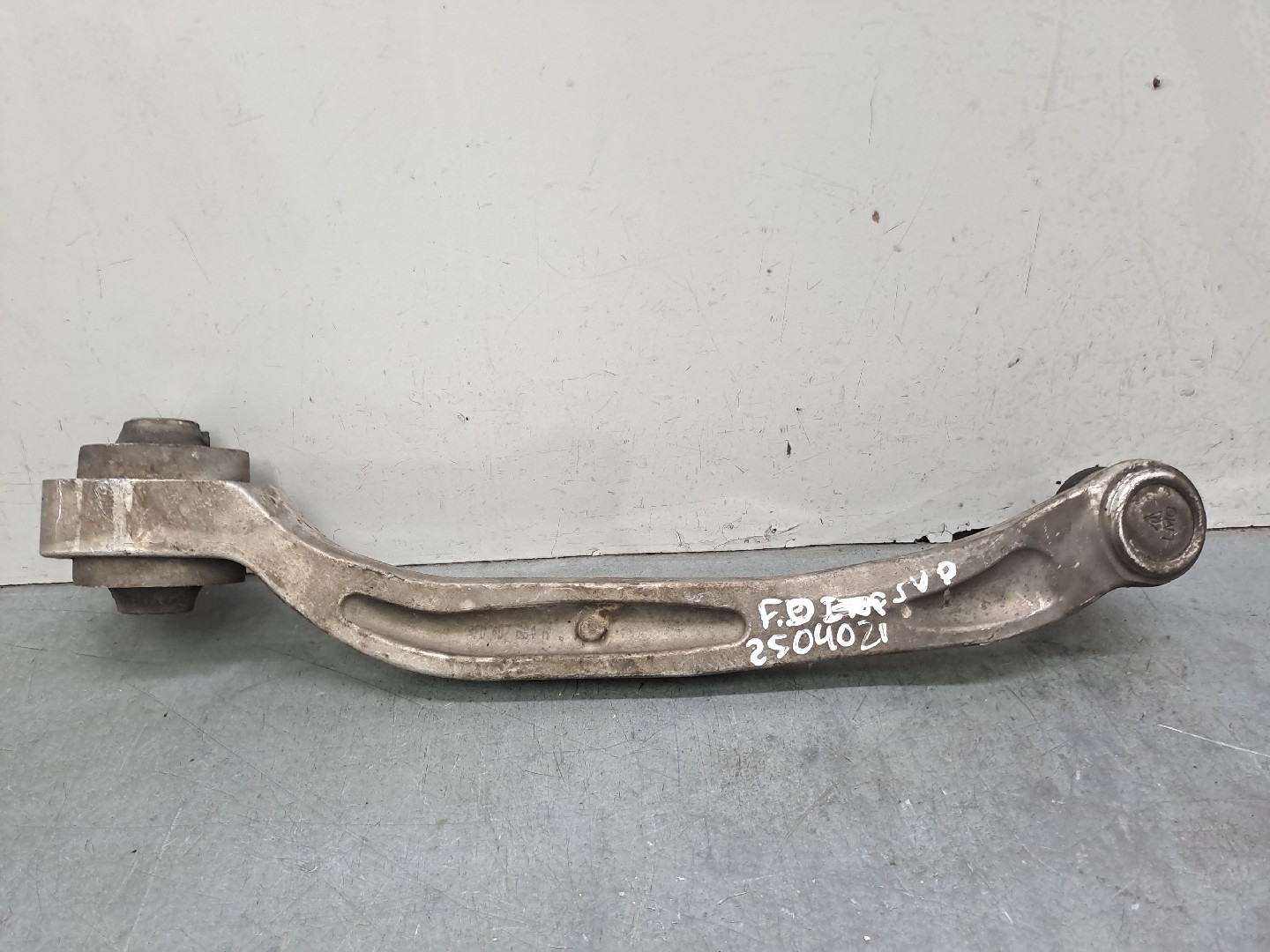 Braço suspensão frente direito AUDI A6 Avant (4F5, C6) | 04 - 11