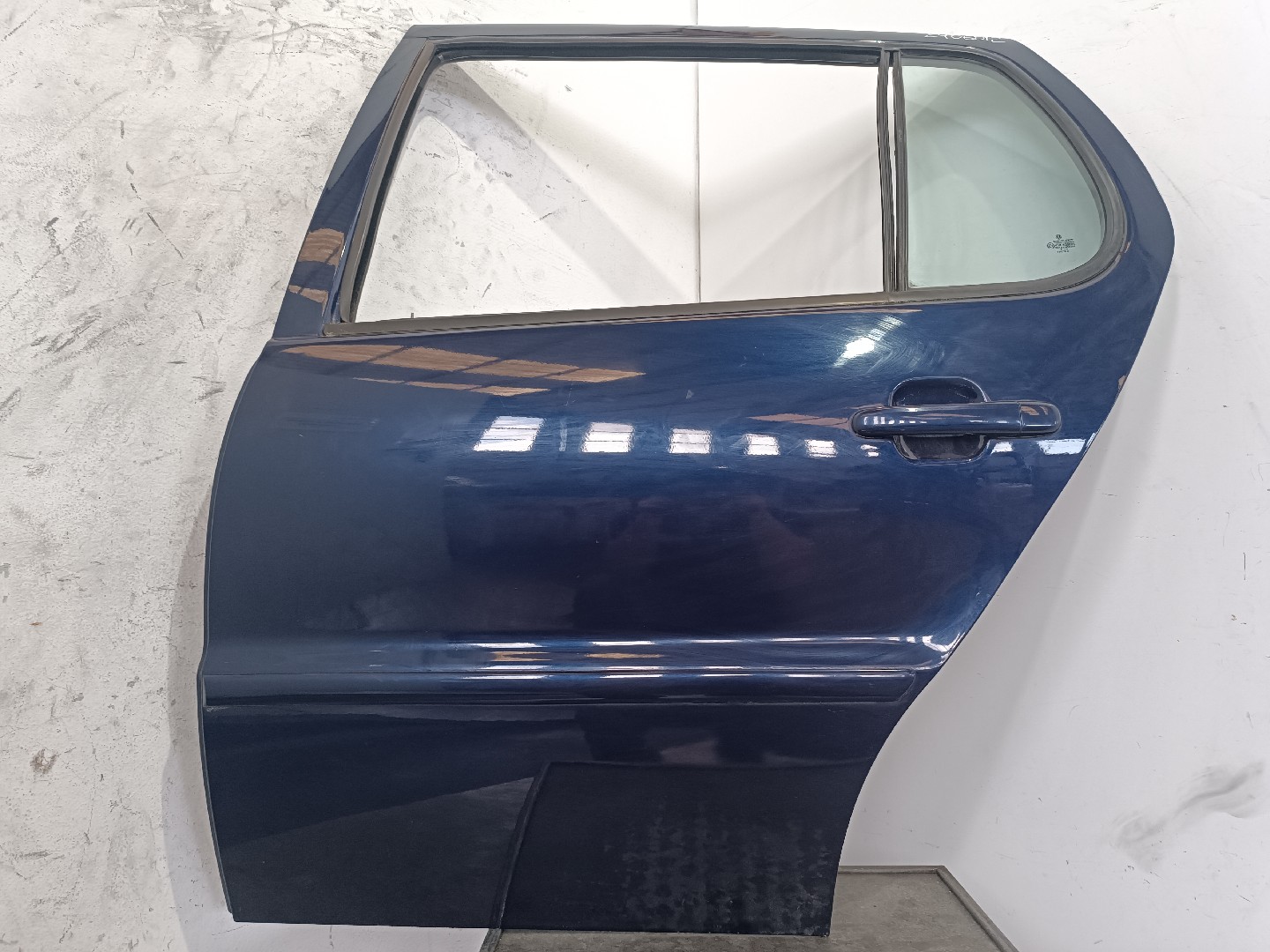 Porta trás esquerda VOLKSWAGEN POLO (6N2) | 99 - 01