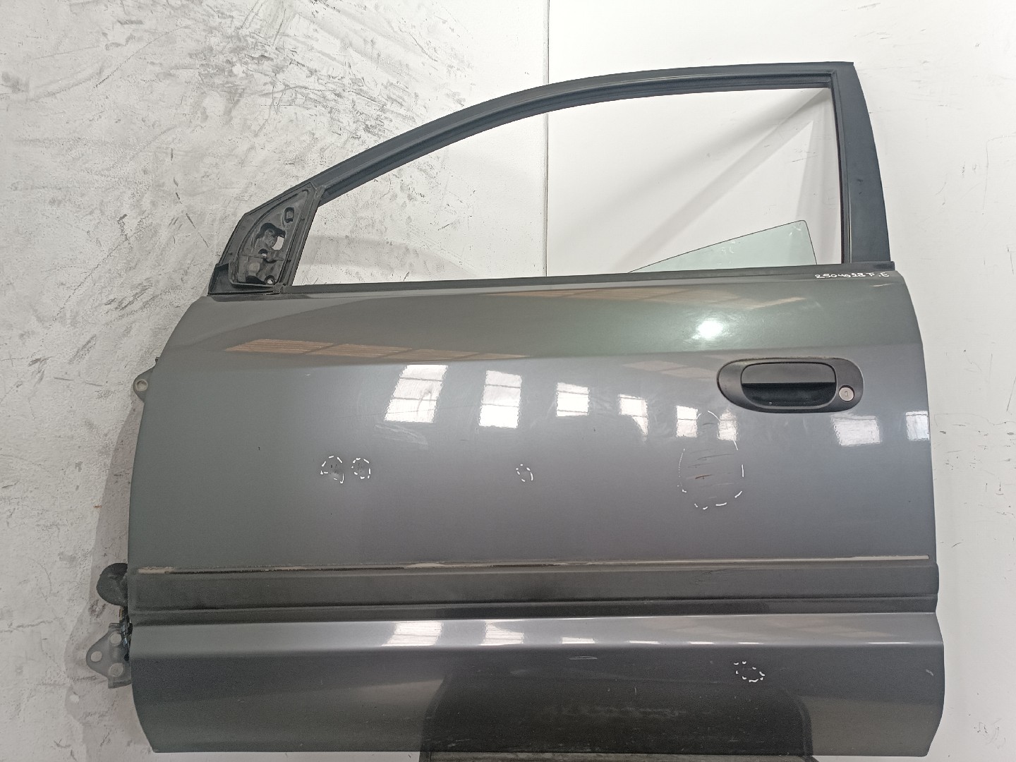 Left Front Door MITSUBISHI SPACE STAR Veículo multiuso (DG_A) | 98 - 04