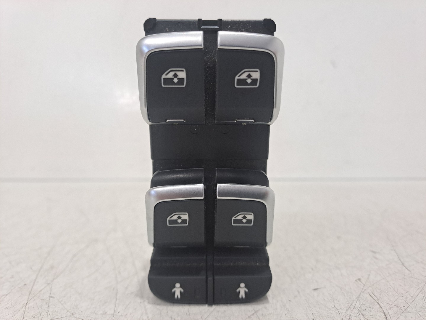 Comutador vidro frente esquerdo AUDI A3 Sportback (8VA, 8VF) | 12 - 