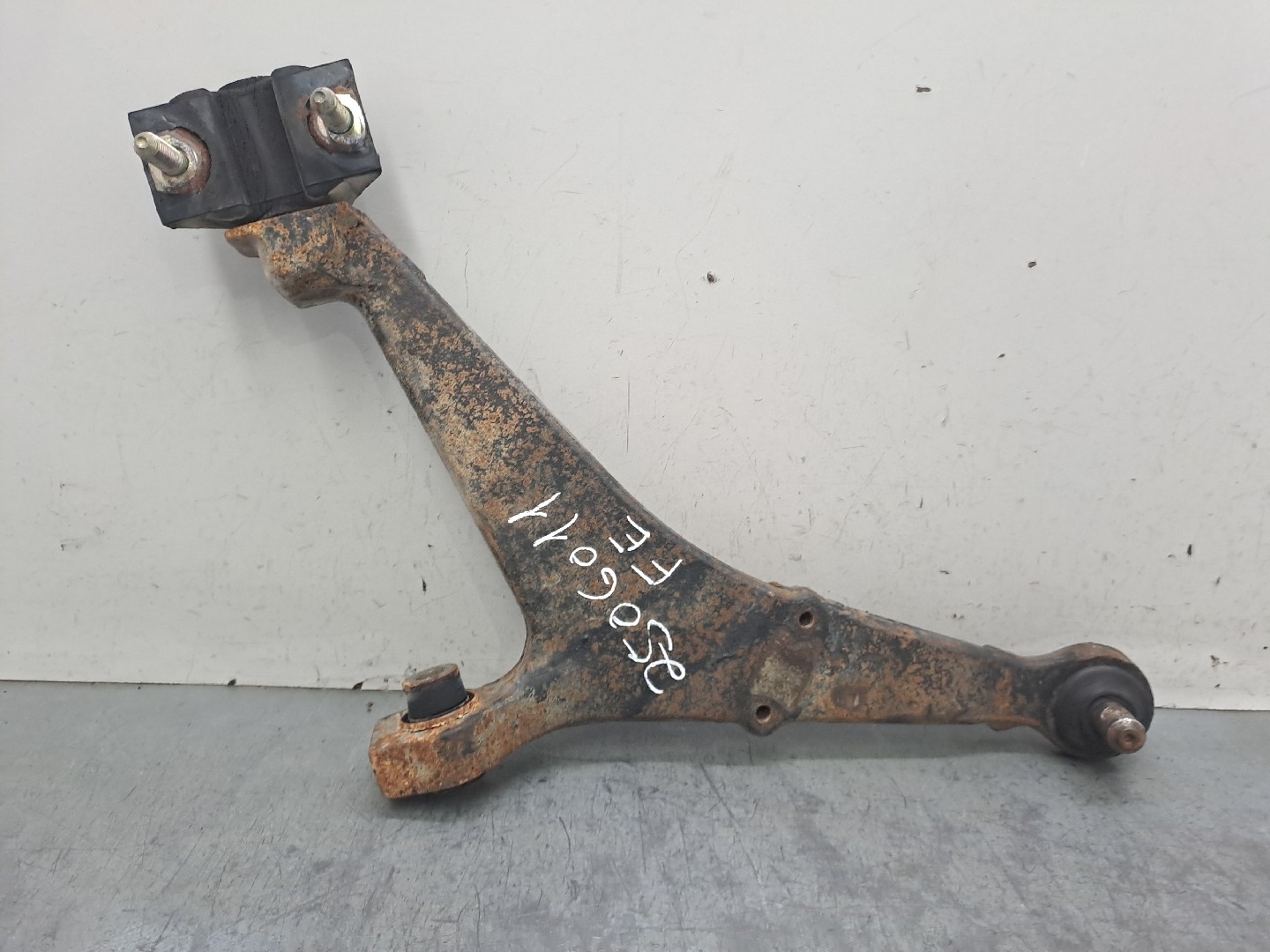 Braço suspensão frente esquerdo CITROEN SAXO (S0, S1) | 96 - 04