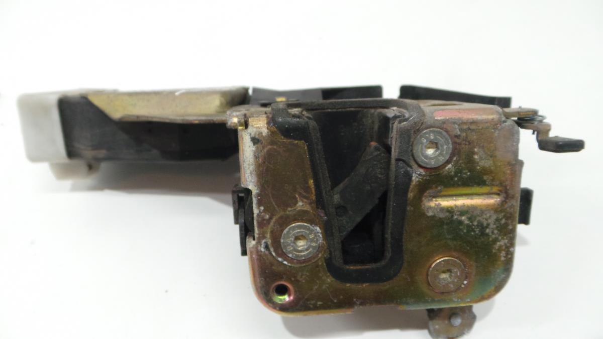 Rear Right Lock VOLVO V40 Combi (645) | 95 - 04
