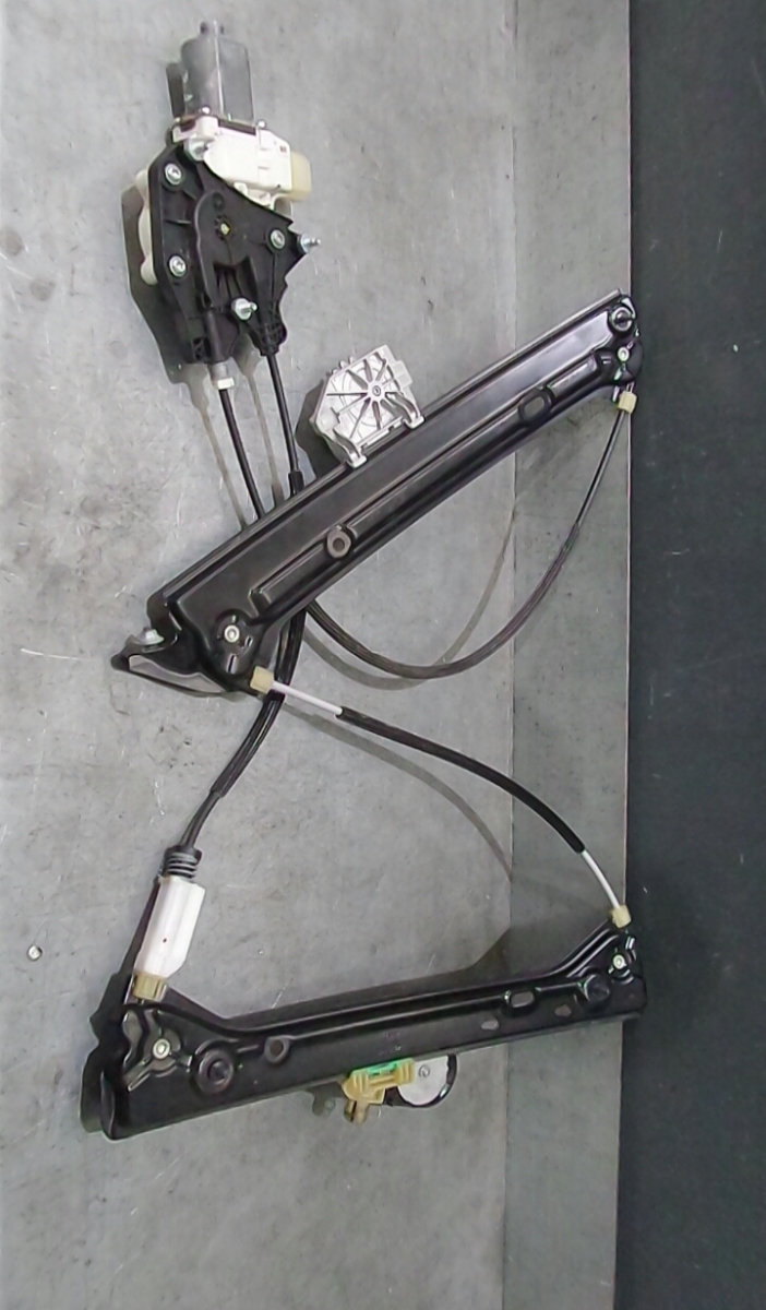 Elevador vidro frente esquerdo BMW 1 (F21) | 11 -  Imagem-0