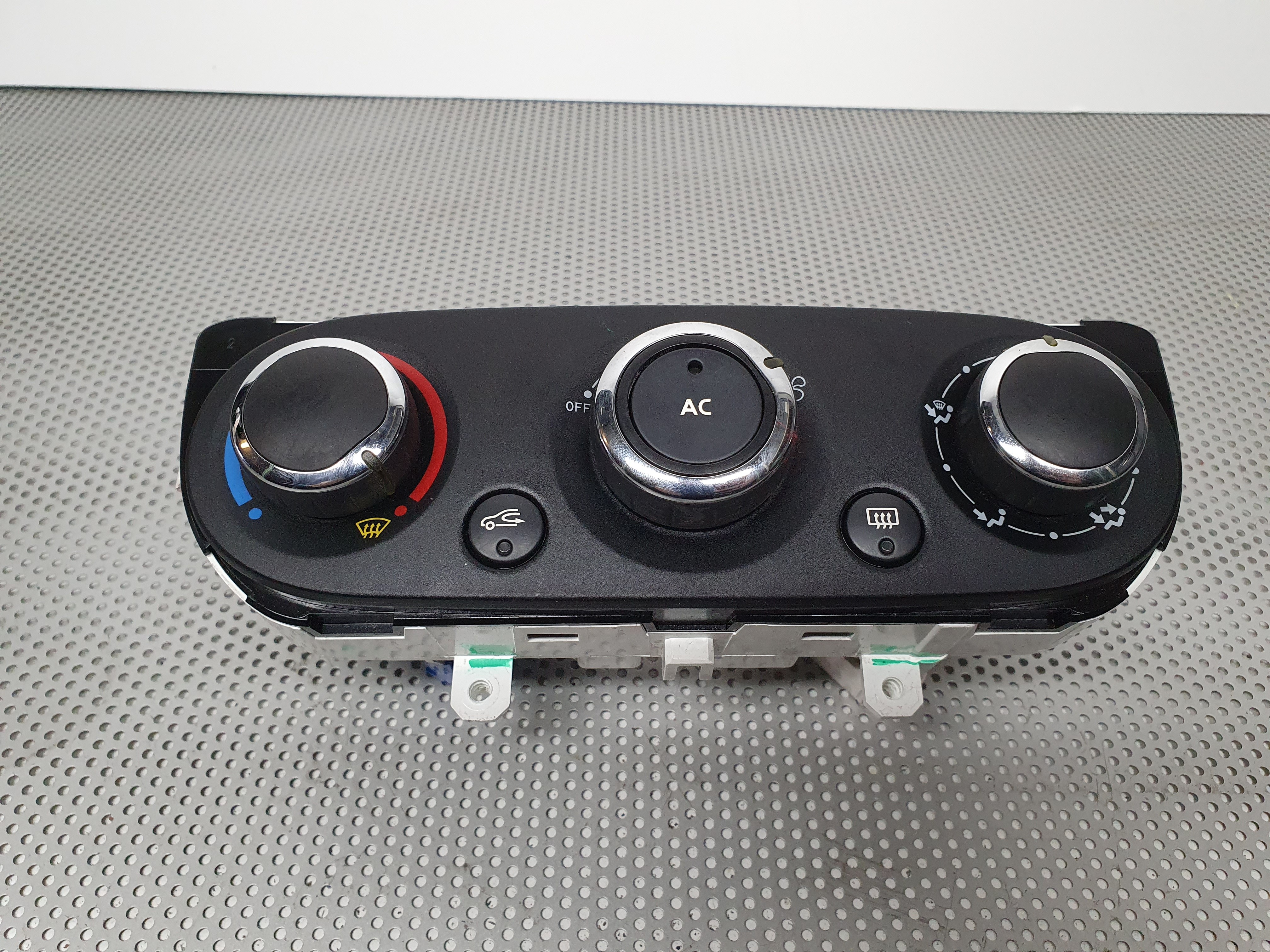 Comando Chaufagem RENAULT CLIO IV (BH_) | 12 - Imagem-1 Comando Chaufagem RENAULT CLIO IV (BH_) | 12 - Imagem-1