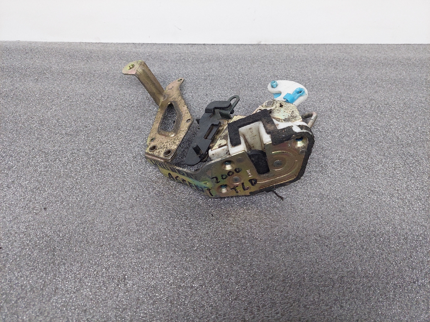 Fecho Porta Tras Dto HYUNDAI ACCENT II (LC) | 99 - 06 Imagem-1 Fecho Porta Tras Dto HYUNDAI ACCENT II (LC) | 99 - 06 Imagem-1