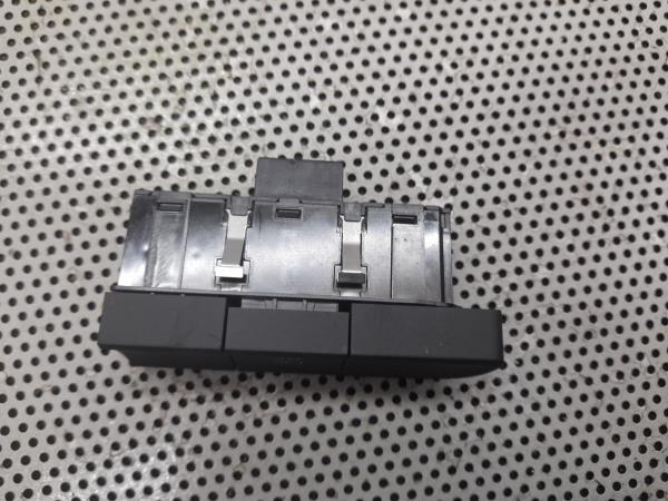 Interruptor / Botao AUDI A1 (8X1, 8XK) | 10 - 18 Imagem-1 Interruptor / Botao AUDI A1 (8X1, 8XK) | 10 - 18 Imagem-1