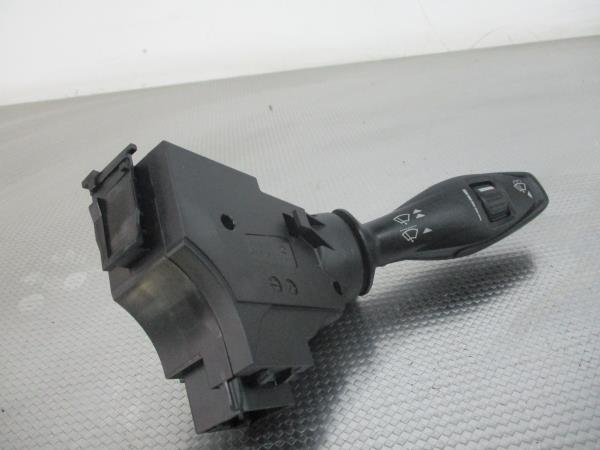 Comutador / Manete (Luzes/Piscas/Escovas/Fita) FORD FIESTA VI (CB1, CCN) | 08 - Imagem-1 Comutador / Manete (Luzes/Piscas/Escovas/Fita) FORD FIESTA VI (CB1, CCN) | 08 - Imagem-1