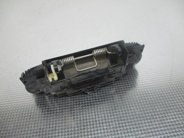 Puxador Exterior Tras Esq AUDI A4 (8E2, B6) | 00 - 05 Imagem-3 Puxador Exterior Tras Esq AUDI A4 (8E2, B6) | 00 - 05 Imagem-3