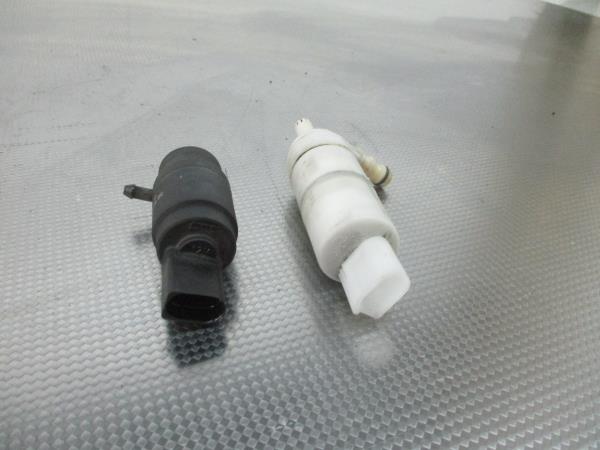 Motor Esguicho / Limpa Vidros MERCEDES-BENZ C-CLASS (W203) | 00 - 07 Imagem-2 Motor Esguicho / Limpa Vidros MERCEDES-BENZ C-CLASS (W203) | 00 - 07 Imagem-2