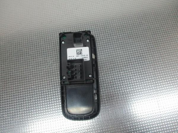 Comando/Interrutor/Botao Vidro Frente Esq FORD FIESTA VI (CB1, CCN) | 08 - Imagem-3 Comando/Interrutor/Botao Vidro Frente Esq FORD FIESTA VI (CB1, CCN) | 08 - Imagem-3