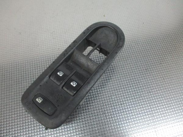 Comando/Interrutor/Botao Vidro Frente Esq RENAULT MEGANE II (BM0/1_, CM0/1_) | 01 - 12 Imagem-1 Comando/Interrutor/Botao Vidro Frente Esq RENAULT MEGANE II (BM0/1_, CM0/1_) | 01 - 12 Imagem-1