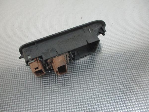 Comando/Interrutor/Botao Vidro Frente Esq RENAULT MEGANE II (BM0/1_, CM0/1_) | 01 - 12 Imagem-3 Comando/Interrutor/Botao Vidro Frente Esq RENAULT MEGANE II (BM0/1_, CM0/1_) | 01 - 12 Imagem-3