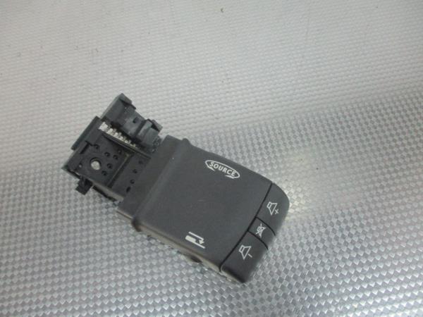 Comando Radio / Volante RENAULT MEGANE II (BM0/1_, CM0/1_) | 01 - 12 Imagem-2 Comando Radio / Volante RENAULT MEGANE II (BM0/1_, CM0/1_) | 01 - 12 Imagem-2