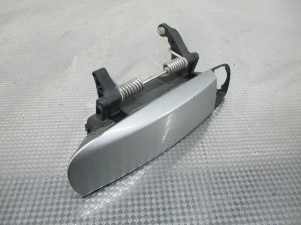 Puxador Exterior Frente Esq AUDI A4 (8E2, B6) | 00 - 05 Imagem-2 Puxador Exterior Frente Esq AUDI A4 (8E2, B6) | 00 - 05 Imagem-2