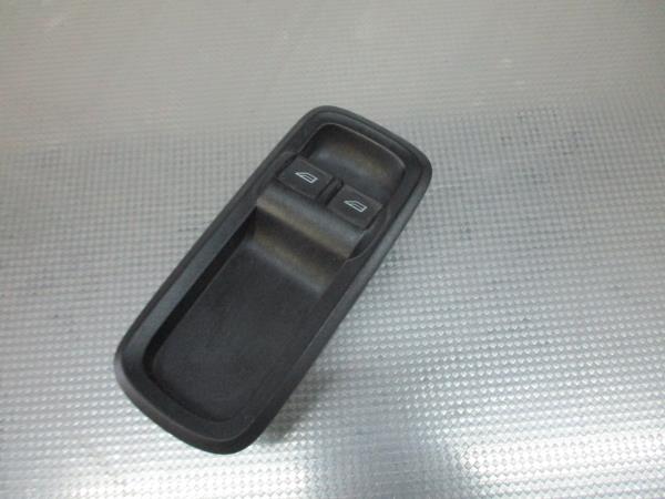 Comando/Interrutor/Botao Vidro Frente Esq FORD FIESTA VI (CB1, CCN) | 08 - Imagem-1 Comando/Interrutor/Botao Vidro Frente Esq FORD FIESTA VI (CB1, CCN) | 08 - Imagem-1