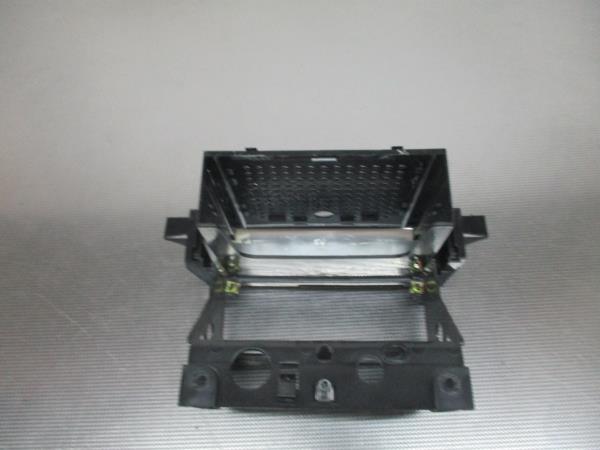 Moldura / Estrutura Consola Central / Rádio AUDI TT (8N3) | 98 - 06 Imagem-4 Moldura / Estrutura Consola Central / Rádio AUDI TT (8N3) | 98 - 06 Imagem-4