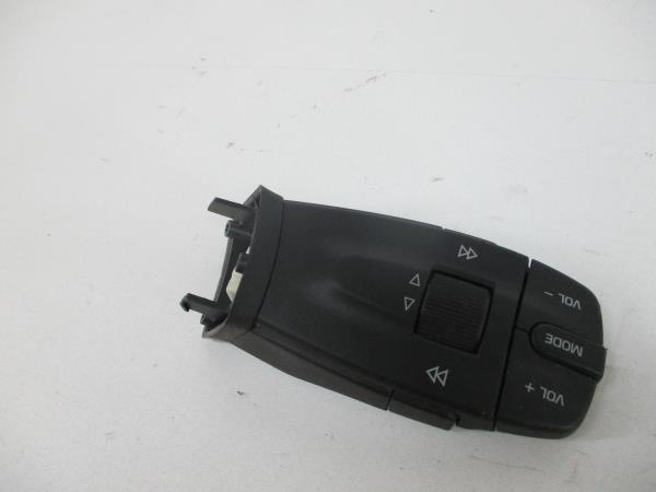Comando Radio / Volante SEAT IBIZA IV (6J5, 6P1) | 08 - 17 Imagem-1 Comando Radio / Volante SEAT IBIZA IV (6J5, 6P1) | 08 - 17 Imagem-1