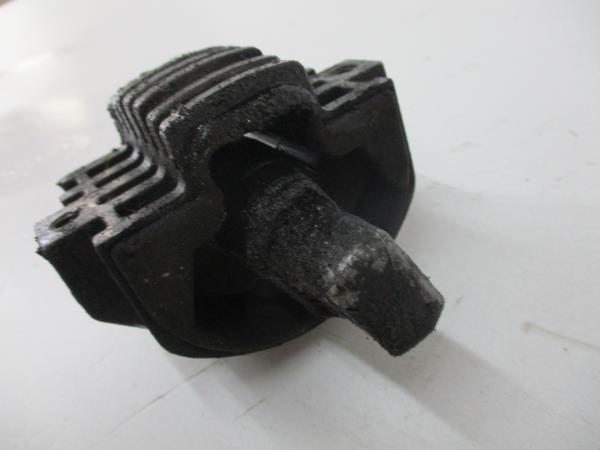 Apoio / Suporte Caixa Velocidades MERCEDES-BENZ C-CLASS (W202) | 93 - 00 Imagem-4 Apoio / Suporte Caixa Velocidades MERCEDES-BENZ C-CLASS (W202) | 93 - 00 Imagem-4