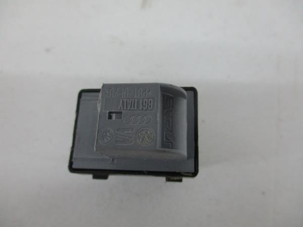 Comando/Interrutor/Botao Vidro Frente Dto AUDI A1 (8X1, 8XK) | 10 - 18 Imagem-2 Comando/Interrutor/Botao Vidro Frente Dto AUDI A1 (8X1, 8XK) | 10 - 18 Imagem-2