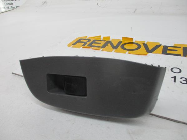 Comando/Interrutor/Botao Vidro Frente Dto NISSAN NV200 Caixa/Combi | 10 - Imagem-1 Comando/Interrutor/Botao Vidro Frente Dto NISSAN NV200 Caixa/Combi | 10 - Imagem-1