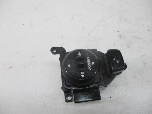 Interruptor / Botao (Espelhos) HYUNDAI i30 (FD) | 07 - 12 Imagem-1 Interruptor / Botao (Espelhos) HYUNDAI i30 (FD) | 07 - 12 Imagem-1