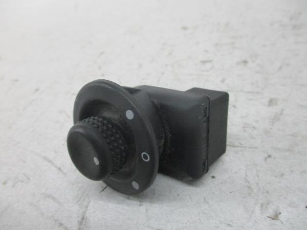 Interruptor / Botao (Espelhos) RENAULT KANGOO / GRAND KANGOO (KW0/1_) | 08 - Imagem-1 Interruptor / Botao (Espelhos) RENAULT KANGOO / GRAND KANGOO (KW0/1_) | 08 - Imagem-1