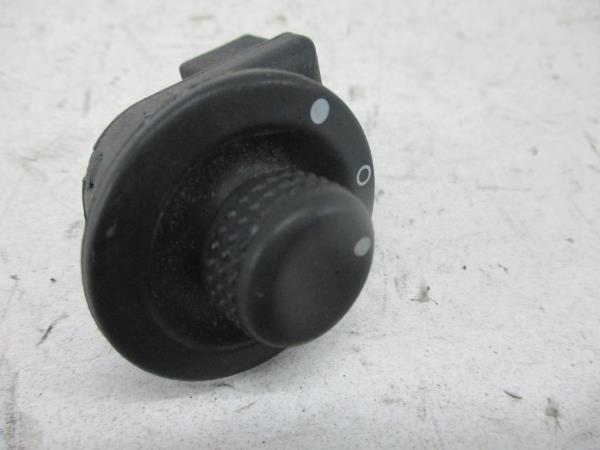 Interruptor / Botao (Espelhos) RENAULT KANGOO / GRAND KANGOO (KW0/1_) | 08 - Imagem-2 Interruptor / Botao (Espelhos) RENAULT KANGOO / GRAND KANGOO (KW0/1_) | 08 - Imagem-2