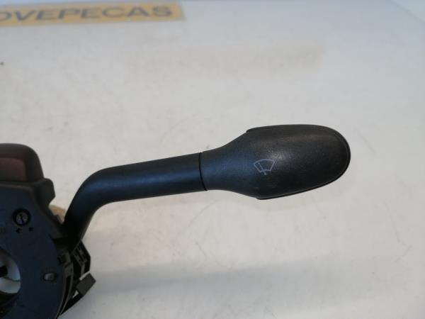Comutador / Manete (Luzes/Piscas/Escovas/Fita) VOLKSWAGEN GOLF III (1H1) | 91 - 98 Imagem-2 Comutador / Manete (Luzes/Piscas/Escovas/Fita) VOLKSWAGEN GOLF III (1H1) | 91 - 98 Imagem-2