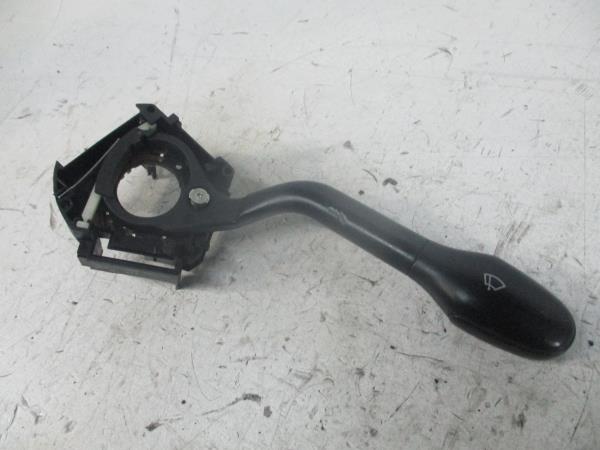 Comutador / Manete (Luzes/Piscas/Escovas/Fita) VOLKSWAGEN GOLF III (1H1) | 91 - 98 Imagem-1 Comutador / Manete (Luzes/Piscas/Escovas/Fita) VOLKSWAGEN GOLF III (1H1) | 91 - 98 Imagem-1