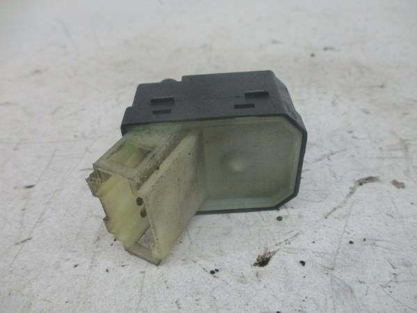 Interruptor / Botao (Espelhos) VOLKSWAGEN GOLF III (1H1) | 91 - 98 Imagem-2 Interruptor / Botao (Espelhos) VOLKSWAGEN GOLF III (1H1) | 91 - 98 Imagem-2