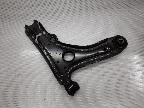 Braço Suspensao Frente Dto VOLKSWAGEN GOLF III (1H1) | 91 - 98 Imagem-1 Braço Suspensao Frente Dto VOLKSWAGEN GOLF III (1H1) | 91 - 98 Imagem-1