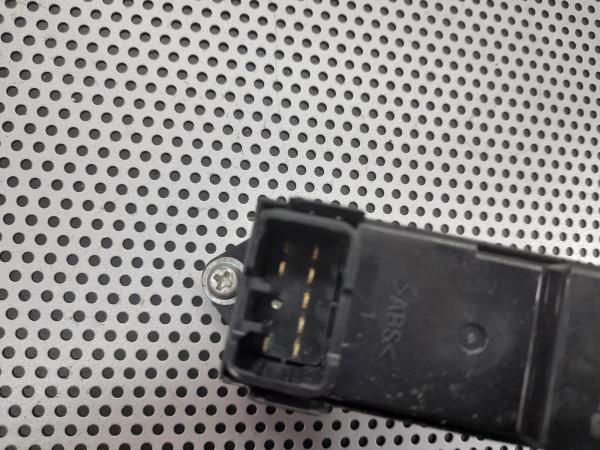 Comando/Interrutor/Botao Vidro Tras Dto MITSUBISHI COLT CZ3 | 05 - 11 Imagem-3 Comando/Interrutor/Botao Vidro Tras Dto MITSUBISHI COLT CZ3 | 05 - 11 Imagem-3