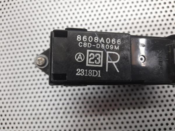 Comando/Interrutor/Botao Vidro Tras Dto MITSUBISHI COLT CZ3 | 05 - 11 Imagem-4 Comando/Interrutor/Botao Vidro Tras Dto MITSUBISHI COLT CZ3 | 05 - 11 Imagem-4