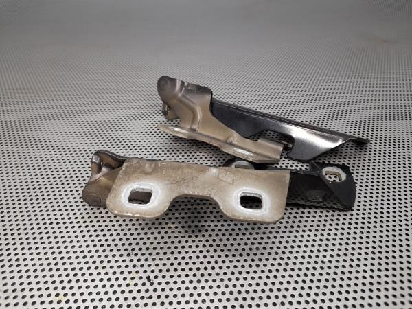 Dobradiça / Dobradiças Capot RENAULT CLIO II Caixa (SB0/1/2_) | 98 - Imagem-1 Dobradiça / Dobradiças Capot RENAULT CLIO II Caixa (SB0/1/2_) | 98 - Imagem-1