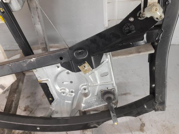 Elevador Tras Esq AUDI A4 Avant (8D5, B5) | 94 - 02 Imagem-4 Elevador Tras Esq AUDI A4 Avant (8D5, B5) | 94 - 02 Imagem-4