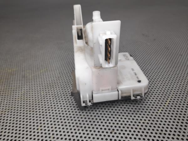 Fecho Porta Tras Esq VOLKSWAGEN GOLF III (1H1) | 91 - 98 Imagem-1 Fecho Porta Tras Esq VOLKSWAGEN GOLF III (1H1) | 91 - 98 Imagem-1