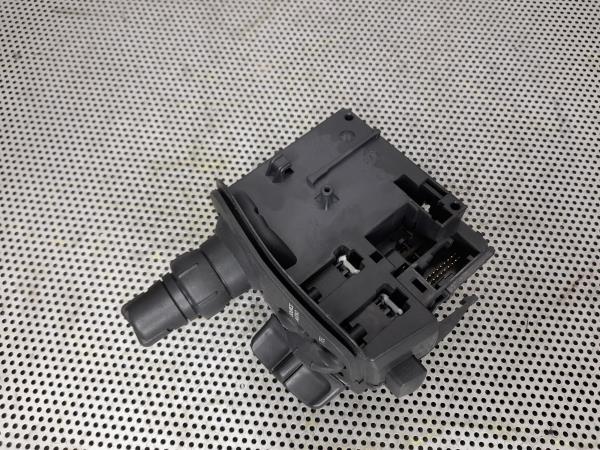 Comutador / Manete (Luzes/Piscas/Escovas/Fita) RENAULT CLIO III (BR0/1, CR0/1) | 05 - Imagem-1 Comutador / Manete (Luzes/Piscas/Escovas/Fita) RENAULT CLIO III (BR0/1, CR0/1) | 05 - Imagem-1
