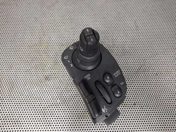 Comutador / Manete (Luzes/Piscas/Escovas/Fita) RENAULT CLIO III (BR0/1, CR0/1) | 05 - Imagem-2 Comutador / Manete (Luzes/Piscas/Escovas/Fita) RENAULT CLIO III (BR0/1, CR0/1) | 05 - Imagem-2