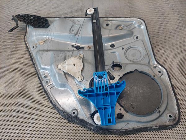 Elevador Tras Dto VOLKSWAGEN GOLF IV (1J1) | 97 - 07 Imagem-5 Elevador Tras Dto VOLKSWAGEN GOLF IV (1J1) | 97 - 07 Imagem-5