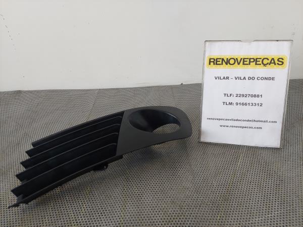 Grelha SEAT IBIZA III (6L1) | 02 - 09 Imagem-1 Grelha SEAT IBIZA III (6L1) | 02 - 09 Imagem-1